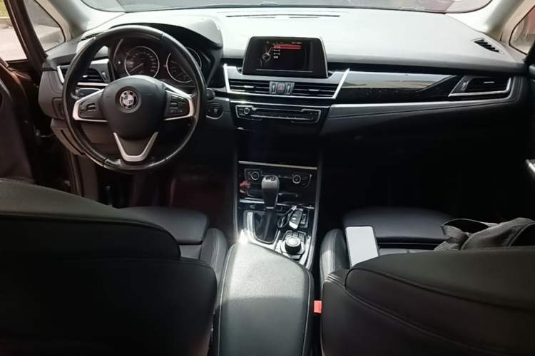 Used BMW 2 Series Active Tourer 2016 218i Sports Design Package Center Console
