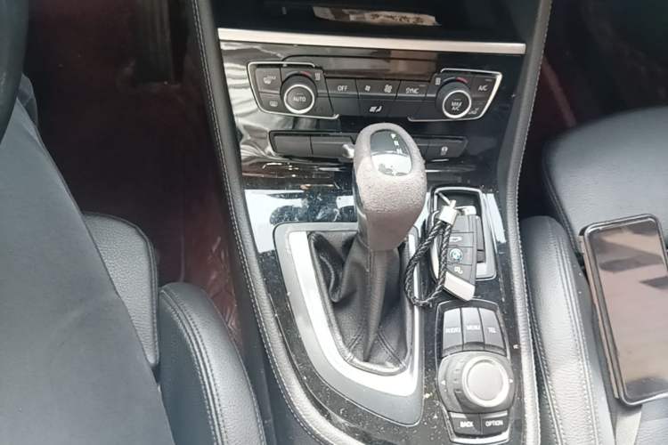 Used BMW 2 Series Active Tourer 2016 218i Sports Design Package Gear Lever