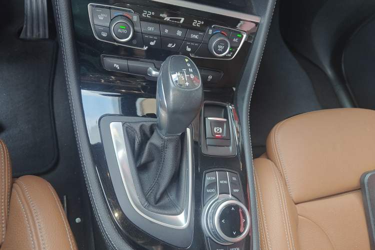 Used BMW 2 Series Active Tourer 2016 220i Luxury Design Package Gear Lever