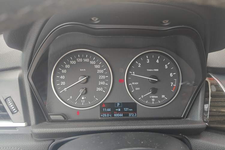 Used BMW 2 Series Active Tourer 2016 220i Luxury Design Package Instrument Cluster