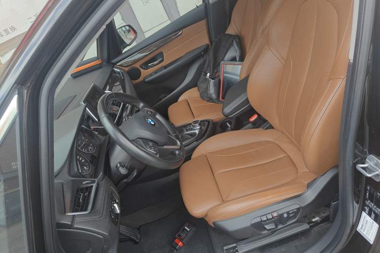 Used BMW 2 Series Active Tourer 2016 220i Luxury Design Package Left Front Seat