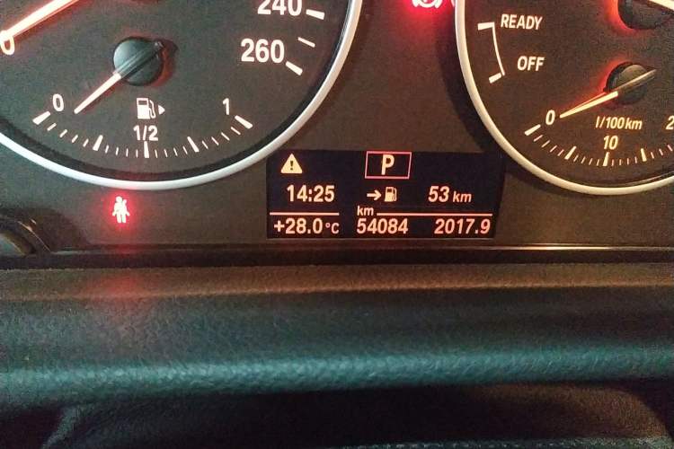 Used BMW 2 Series Active Tourer 2016 218i Fashion Model Odometer Close Up