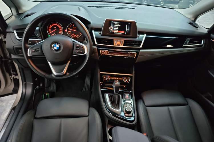 Used BMW 2 Series Active Tourer 2016 218i Sports Design Package Center Console