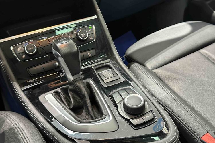 Used BMW 2 Series Active Tourer 2016 218i Sports Design Package Interior 10