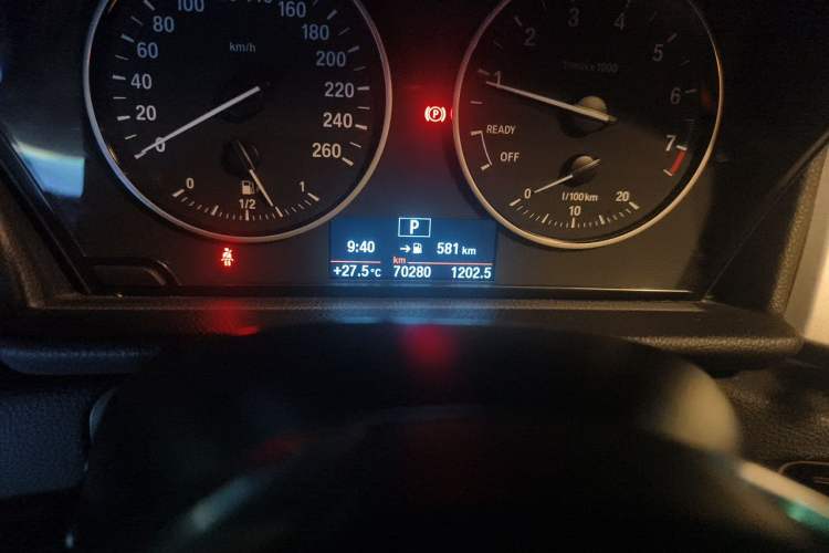 Used BMW 2 Series Active Tourer 2016 218i Fashion Model Odometer Close Up
