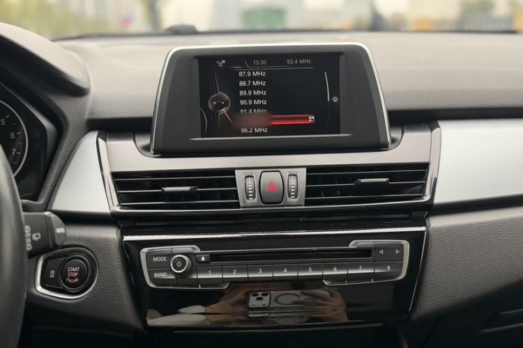 Used BMW 2 Series Active Tourer 2016 220i Luxury Edition Audio And AC Panel
