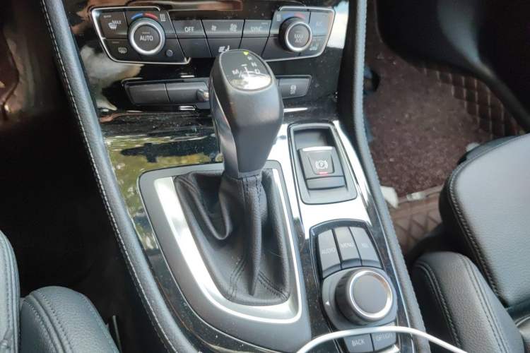 Used BMW 2 Series Active Tourer 2016 218i Sports Design Package Gear Lever