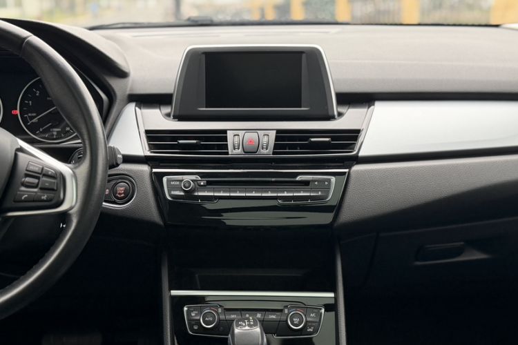 Used BMW 2 Series Active Tourer 2016 220i Luxury Edition Interior 10