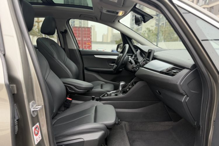 Used BMW 2 Series Active Tourer 2016 220i Luxury Edition Interior 12