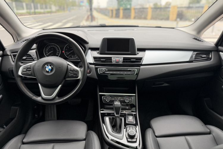 Used BMW 2 Series Active Tourer 2016 220i Luxury Edition Interior 7