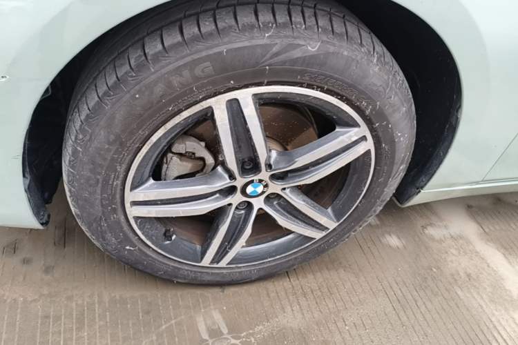 Used BMW 2 Series Active Tourer 2016 218i Sports Design Package Left Front Wheel Hub