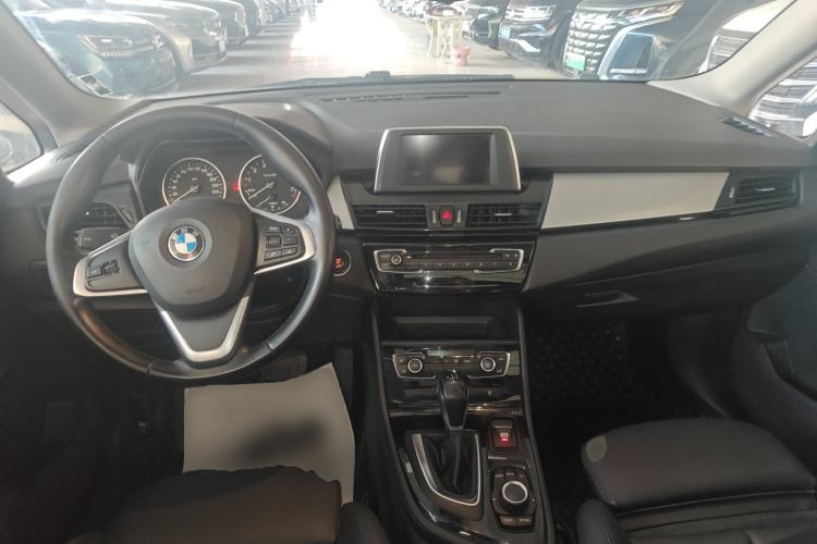 Used BMW 2 Series Active Tourer 2016 220i Luxury Edition Center Console