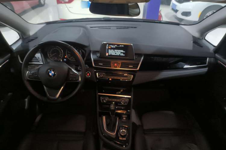 Used BMW 2 Series Active Tourer 2016 218i Sports Design Package Center Console
