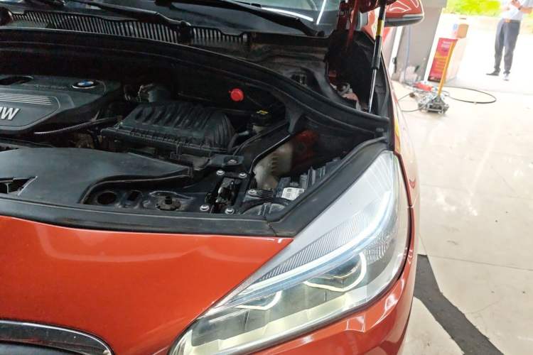 Used BMW 2 Series Active Tourer 2016 218i Sports Design Package Engine Bay Left