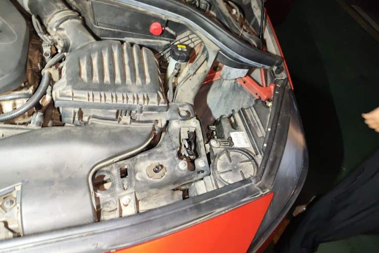 Used BMW 2 Series Active Tourer 2016 218i Fashion Model Engine Bay Left