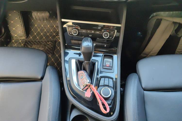 Used BMW 2 Series Active Tourer 2016 218i Sports Design Package Gear Lever