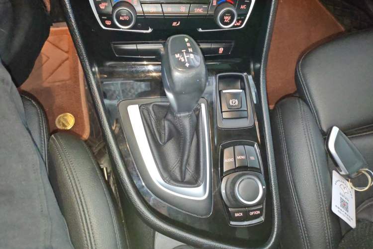 Used BMW 2 Series Active Tourer 2016 220i Luxury Edition Gear Lever