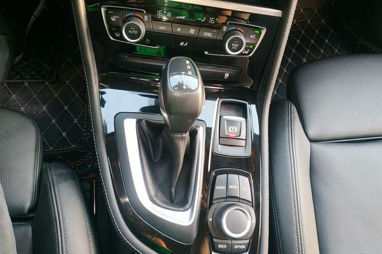 Used BMW 2 Series Active Tourer 2016 218i Sports Design Package Gear Lever