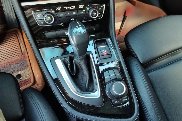 Used BMW 2 Series Active Tourer 2016 218i Sports Design Package Gear Lever