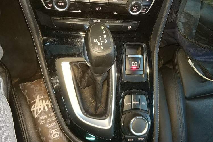 Used BMW 2 Series Active Tourer 2016 218i Sports Design Package Gear Lever