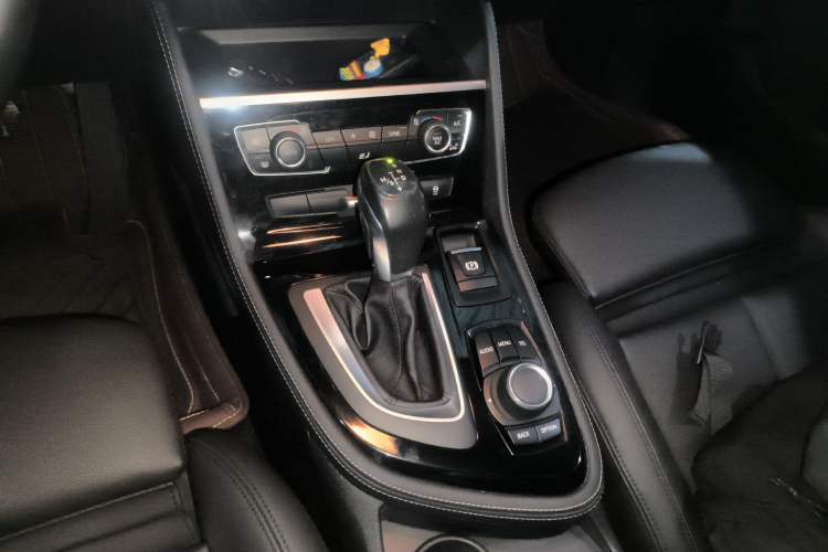 Used BMW 2 Series Active Tourer 2016 218i Sports Design Package Gear Lever
