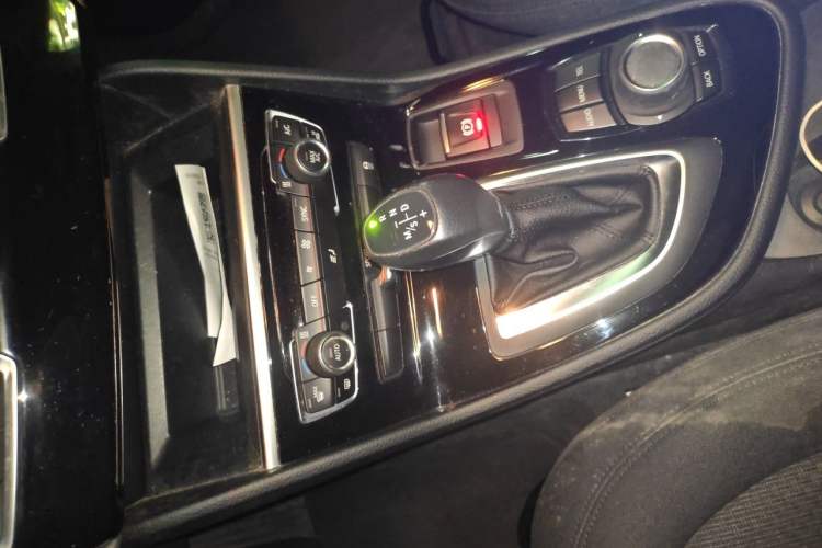 Used BMW 2 Series Active Tourer 2016 218i Leading Model Gear Lever