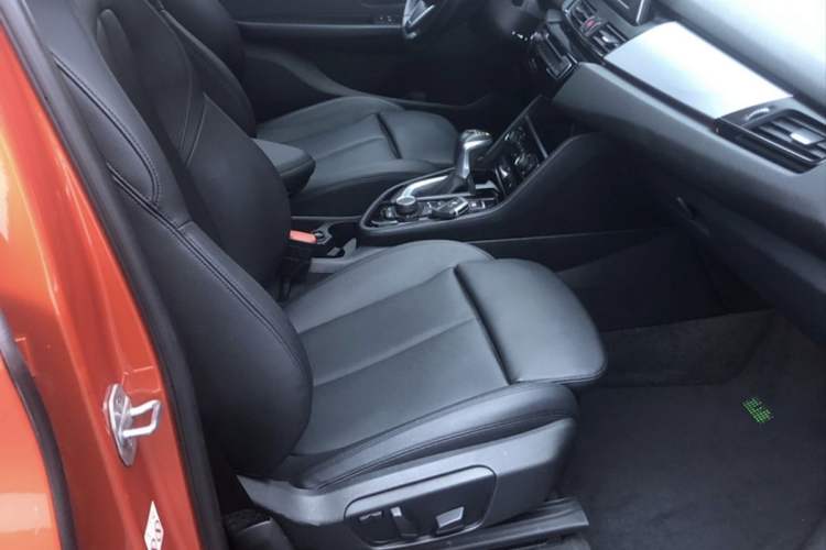 Used BMW 2 Series Active Tourer 2016 220i Luxury Edition Interior 10