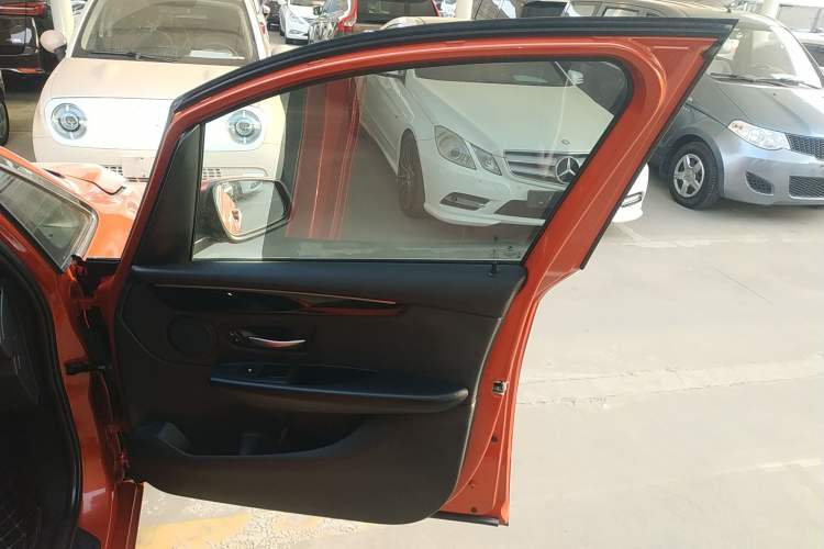 Used BMW 2 Series Active Tourer 2016 218i Sports Design Package Interior 5