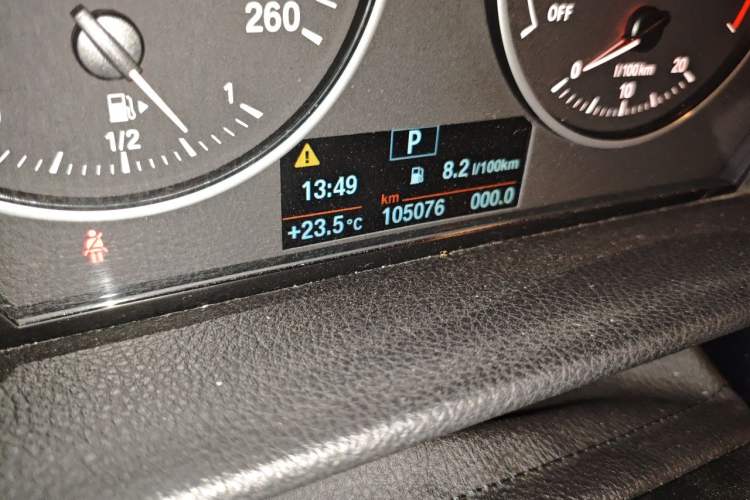 Used BMW 2 Series Active Tourer 2016 218i Sports Design Package Odometer Close Up