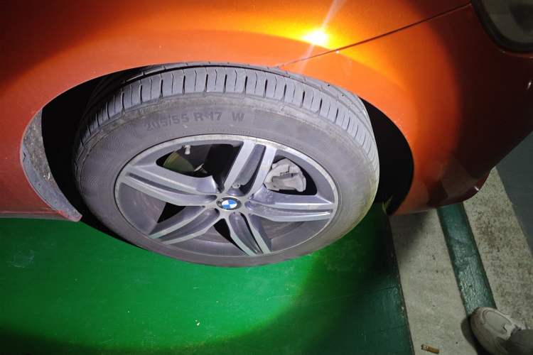 Used BMW 2 Series Active Tourer 2016 218i Sports Design Package Right Front Wheel Hub
