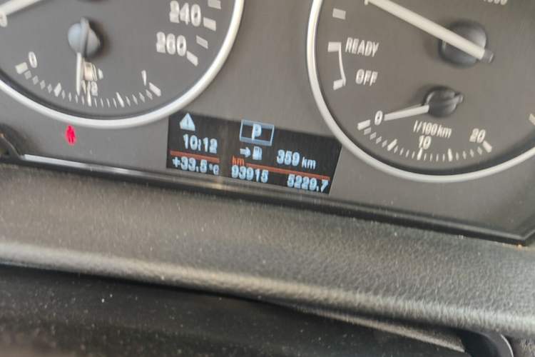 Used BMW 2 Series Active Tourer 2016 218i Leading Model Odometer Close Up