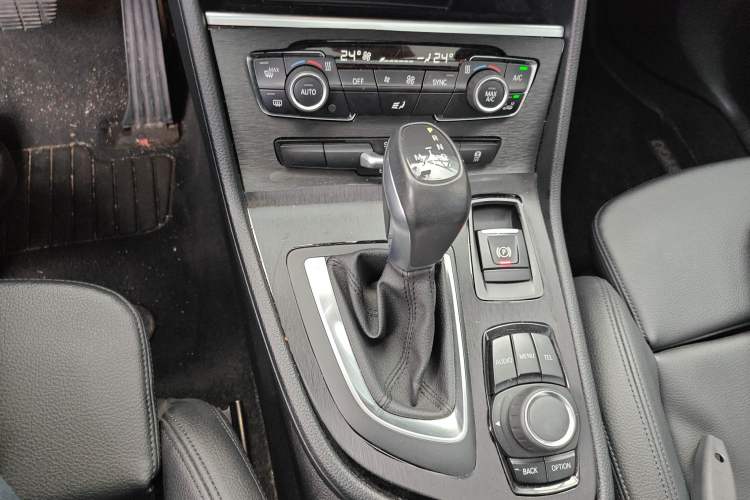 Used BMW 2 Series Active Tourer 2016 220i Luxury Edition Gear Lever