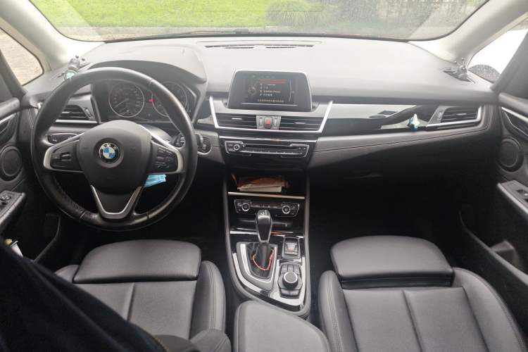 Used BMW 2 Series Active Tourer 2016 218i Sports Design Package Center Console