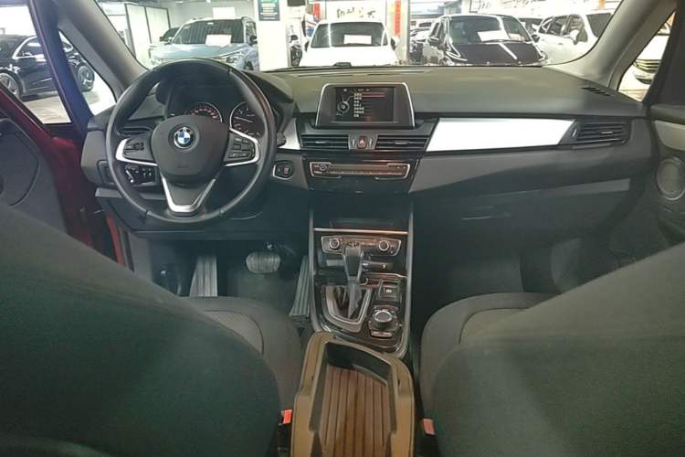 Used BMW 2 Series Active Tourer 2016 218i Fashion Model Center Console