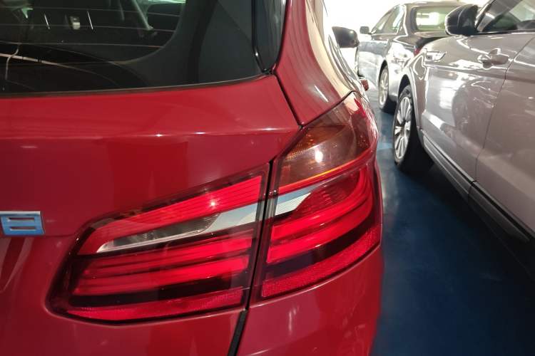 Used BMW 2 Series Active Tourer 2016 218i Sports Design Package Exterior 6