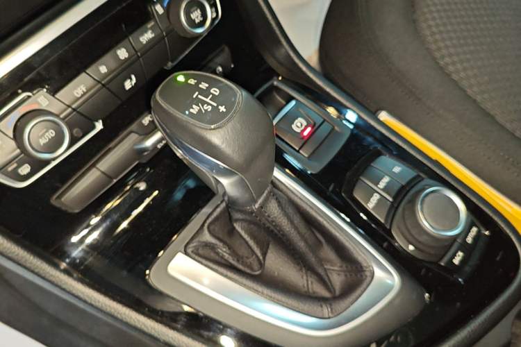 Used BMW 2 Series Active Tourer 2016 218i Leading Model Gear Lever