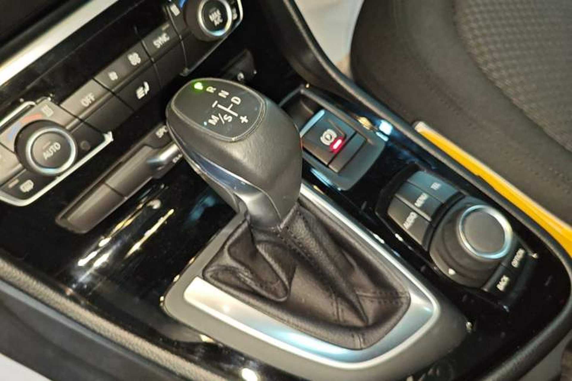 Used BMW 2 Series Active Tourer 2016 218i Leading Model Gear Lever