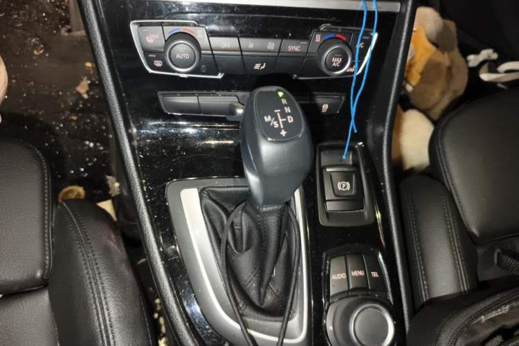 Used BMW 2 Series Active Tourer 2016 220i Luxury Edition Gear Lever