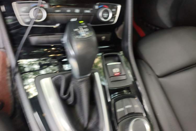 Used BMW 2 Series Active Tourer 2016 220i Luxury Edition Gear Lever