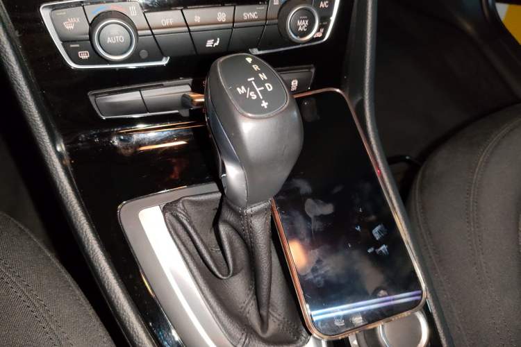 Used BMW 2 Series Active Tourer 2016 218i Leading Model Gear Lever