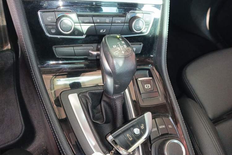 Used BMW 2 Series Active Tourer 2016 218i Sports Design Package Gear Lever