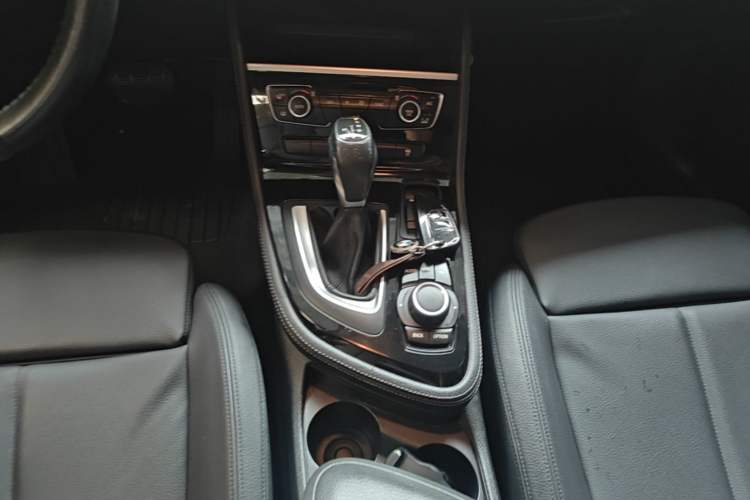 Used BMW 2 Series Active Tourer 2016 218i Sports Design Package Gear Lever