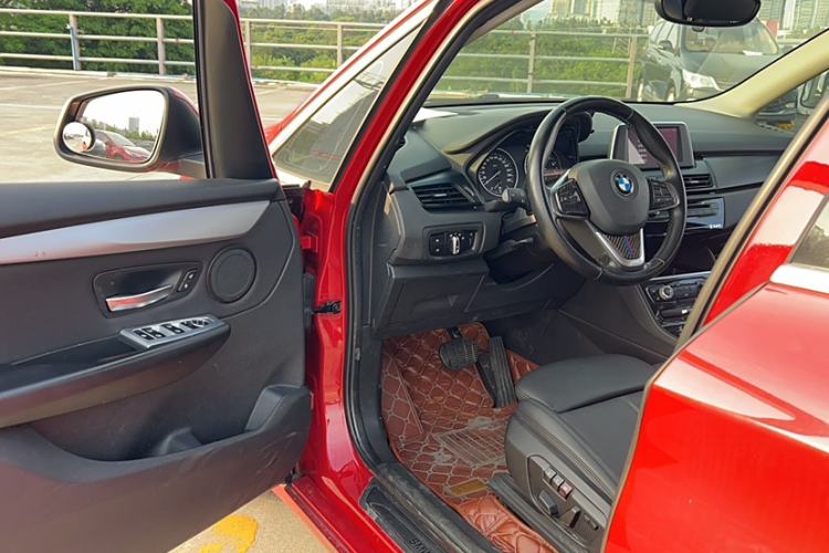 Used BMW 2 Series Active Tourer 2016 220i Luxury Edition Interior 4