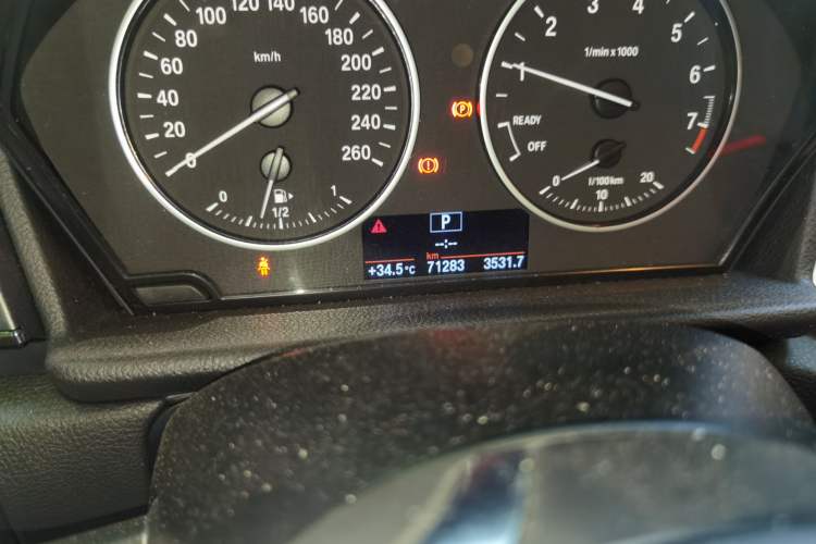 Used BMW 2 Series Active Tourer 2016 218i Fashion Model Odometer Close Up