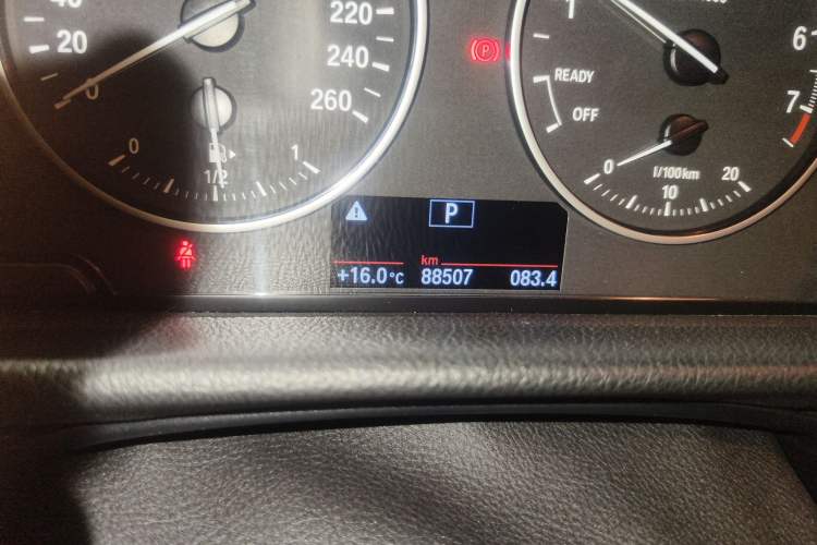 Used BMW 2 Series Active Tourer 2016 218i Fashion Model Odometer Close Up