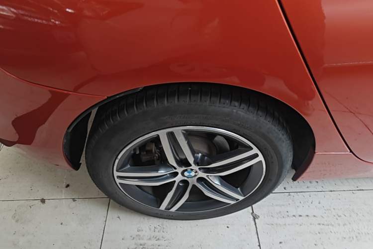 Used BMW 2 Series Active Tourer 2016 218i Sports Design Package Right Rear Wheel Hub