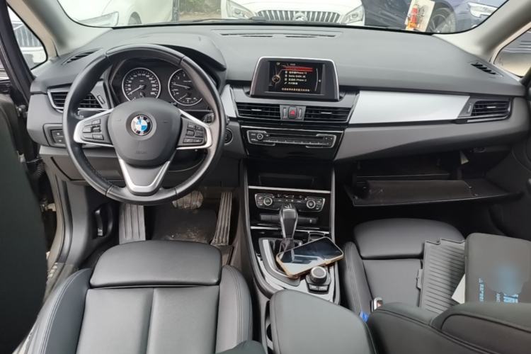 Used BMW 2 Series Active Tourer 2016 220i Luxury Edition Center Console