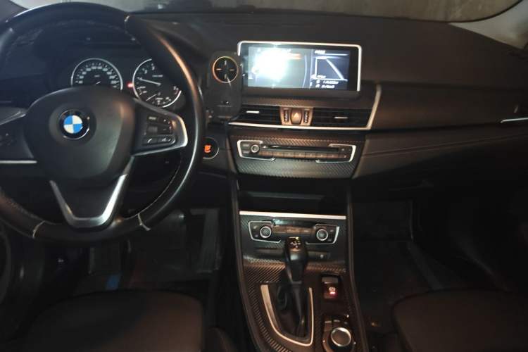 Used BMW 2 Series Active Tourer 2016 218i Sports Design Package Center Console