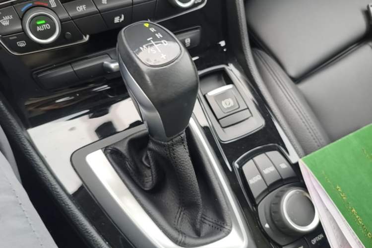 Used BMW 2 Series Active Tourer 2016 220i Luxury Edition Gear Lever