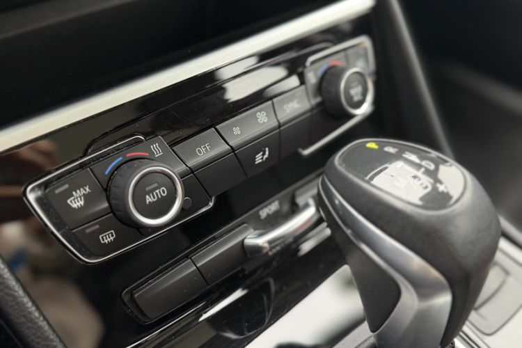 Used BMW 2 Series Active Tourer 2016 220i Luxury Edition Interior 7